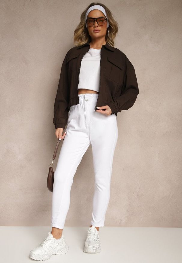 Renee - Białe Jeansy z Bawełny Mom Fit High Waist Folima. Okazja: na co dzień. Stan: podwyższony. Kolor: biały. Styl: klasyczny, casual
