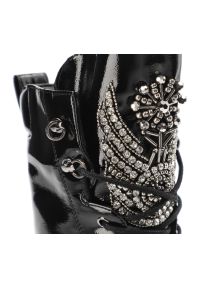 Czarne Botki S.Barski Ocieplane Obuwie Damskie. Kolor: czarny. Materiał: lakier. Szerokość cholewki: normalna. Wzór: haft. Styl: rockowy, elegancki #7