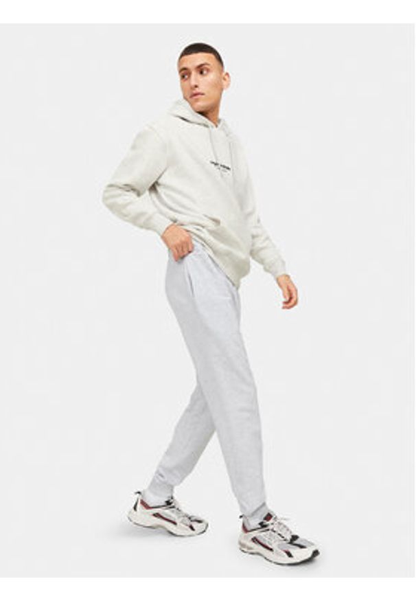 Jack & Jones - Jack&Jones Spodnie dresowe Gordon 12249904 Biały Regular Fit. Kolor: biały. Materiał: bawełna