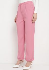 Born2be - Różowe Spodnie o Klasycznym Fasonie z Podwiniętymi Nogawkami z Ukrytym Suwakiem Wilelma. Kolor: różowy. Sezon: wiosna. Styl: klasyczny #6