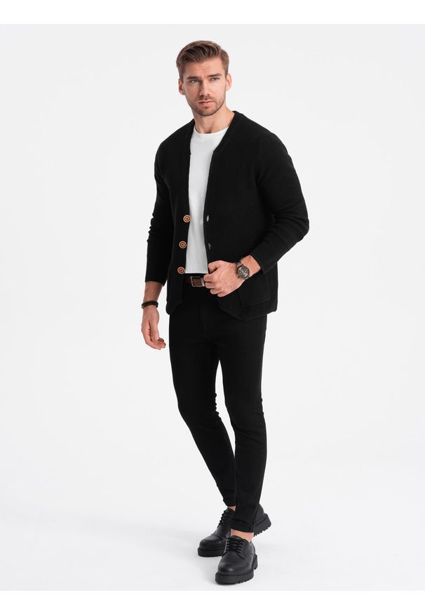 Ombre Clothing - Dzianinowy kardigan męski z kieszeniami i ozdobnymi guzikami – czarny V1 OM-SWCD-0109 - XXL. Okazja: na co dzień. Kolor: czarny. Materiał: dzianina. Wzór: aplikacja. Styl: elegancki, casual