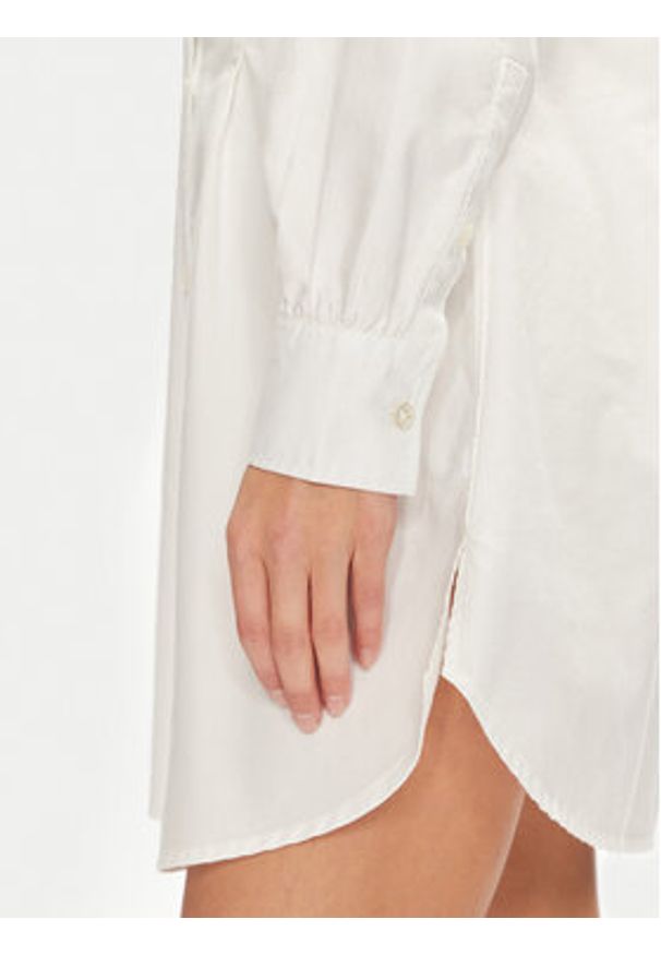 Tommy Jeans Sukienka koszulowa DW0DW20471 Biały Regular Fit. Kolor: biały. Materiał: bawełna. Typ sukienki: koszulowe