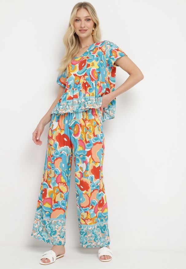 Born2be - Jasnoniebieski Komplet z Wiskozy w Stylu Boho Bluzka i Szerokie Spodnie Valisha. Kolor: niebieski. Materiał: wiskoza