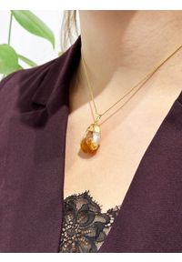 Brazi Druse Jewelry - Naszyjnik Cytryn Surowy Złocony. Materiał: pozłacane, złote, srebrne. Wzór: aplikacja. Kamień szlachetny: cytryn