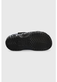 Crocs klapki damskie kolor czarny. Nosek buta: okrągły. Kolor: czarny. Materiał: materiał, guma #2