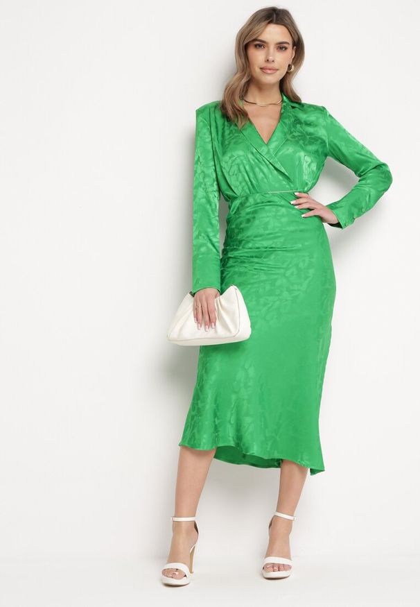 Born2be - Zielona Elegancka Spódnica Midi z Gumką w Pasie Falire. Kolor: zielony. Styl: elegancki