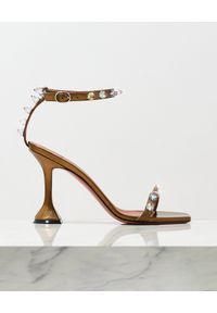 AMINA MUADDI - Brązowe sandały na szpilce Julia Rust. Zapięcie: pasek. Kolor: brązowy. Wzór: gładki, aplikacja, paski. Obcas: na szpilce