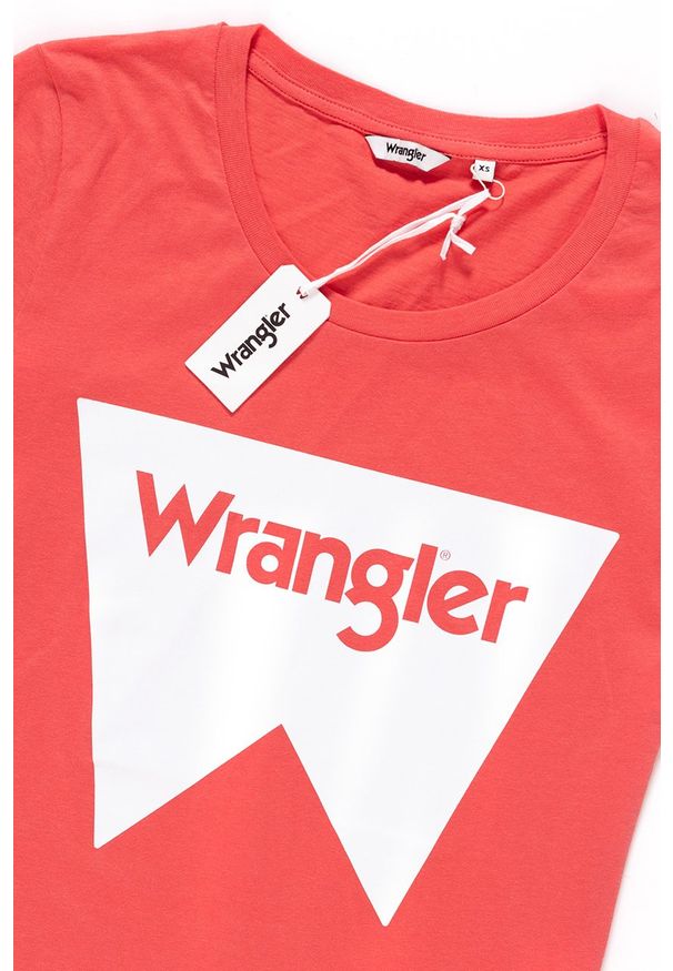 Wrangler - WRANGLER T SHIRT DAMSKI FESTIVAL TEE SPICED CORAL W7016EV6Y 112130891. Wzór: nadruk