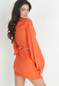 Born2be - Pomarańczowy 2-częściowy Komplet z Bluzką i Spódnicą Zdobionych Wiązaniem Elistra. Kolor: pomarańczowy. Wzór: aplikacja #3
