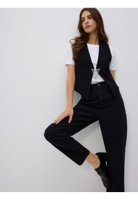 Reserved - Jeansy mom fit - czarny. Kolor: czarny