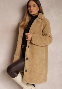 Renee - Beżowy Płaszcz Futrzany Teddy Karli. Okazja: na co dzień. Kolor: beżowy. Materiał: futro. Długość rękawa: długi rękaw. Długość: długie. Sezon: zima. Styl: casual