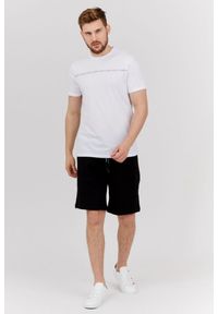 Armani Exchange - ARMANI EXCHANGE Biały t-shirt męski z paskiem z logo. Kolor: biały. Materiał: prążkowany