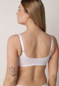 Born2be - Biały Biustonosz z Usztywnianymi Miseczkami i Transparentną Wstawką Zeriga. Kolor: biały. Wzór: gładki #6