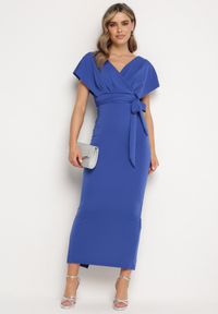 Born2be - Granatowa Wieczorowa Sukienka z Kopertowym Dekoltem i Rozcięciem z Materiałowym Paskiem Vorni. Okazja: na co dzień. Kolor: niebieski. Materiał: materiał. Typ sukienki: kopertowe. Styl: wizytowy #4