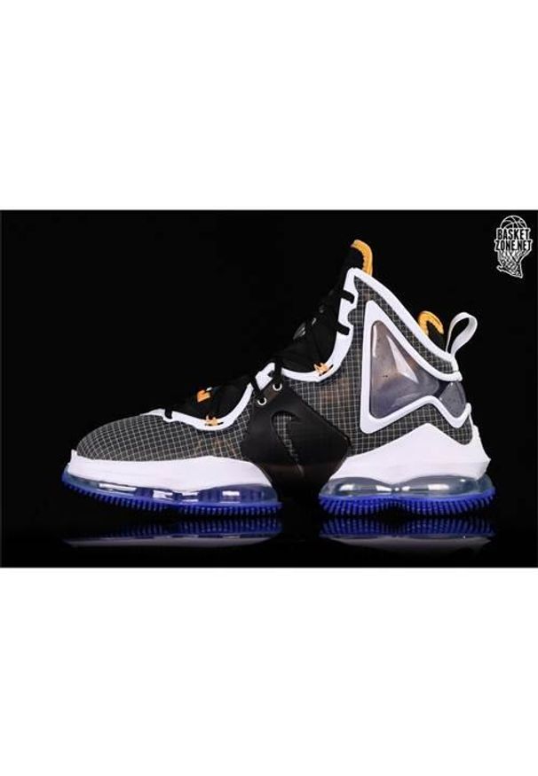 Buty koszykarskie męskie Nike Lebron 19 Hardwood Classic. Zapięcie: sznurówki. Kolor: czarny. Materiał: guma, materiał, syntetyk. Szerokość cholewki: normalna. Sport: koszykówka