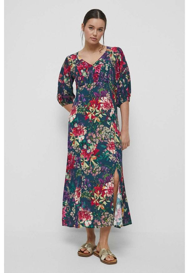 medicine - Medicine sukienka kolor maxi rozkloszowana. Kolor: turkusowy. Materiał: tkanina. Typ sukienki: rozkloszowane. Długość: maxi