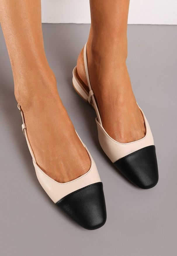 Born2be - Jasnobeżowe Płaskie Sandały z Odkrytą Piętą Zapinane na Sprzączkę Valiana. Okazja: na spacer, na co dzień. Zapięcie: sprzączka. Kolor: beżowy. Sezon: lato. Styl: casual, elegancki