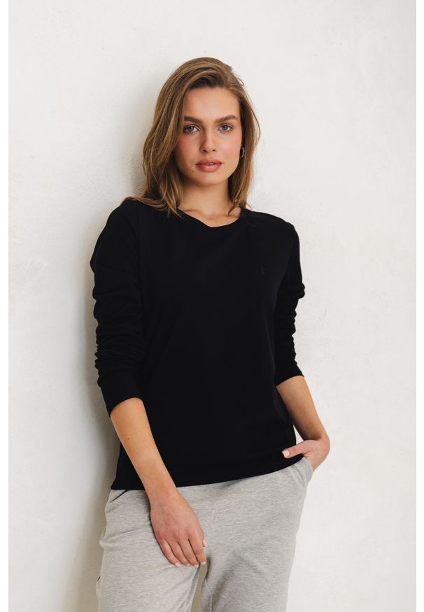 BLUZKA INGA CZARNA Z HAFTEM S - Flawless. Okazja: na spotkanie biznesowe, do pracy, na co dzień. Kolor: czarny. Materiał: elastan, dresówka, skóra, bawełna. Wzór: haft. Styl: klasyczny, sportowy, casual, biznesowy, elegancki