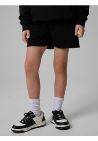 4f - 4F Spodenki dresowe dziewczęce - czarne 134 (8-9 lat). Kolor: czarny. Materiał: dresówka. Długość: krótkie. Wzór: gładki, ze splotem. Sezon: lato #1