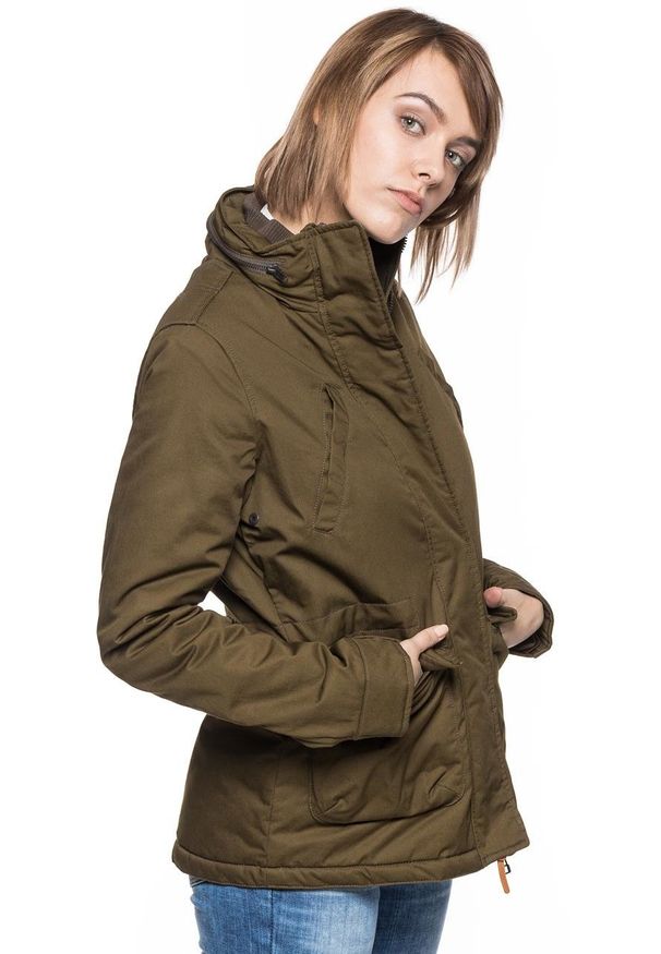 Lee - DAMSKA KURTKA ZIMOWA LEE FIELD JACKET L56WVTMP DARK OLIVE. Materiał: futro. Sezon: zima