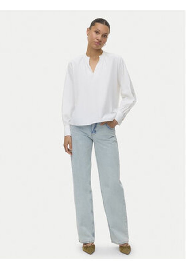 Vero Moda Bluzka Fanni 10336937 Biały Loose Fit. Kolor: biały. Materiał: bawełna