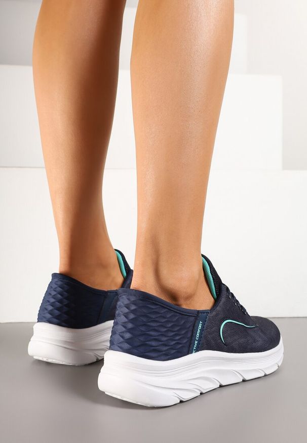 Renee - Granatowo-Miętowe Buty Sportowe Sneakersy z Ozdobnym Tłoczeniem na Pięcie i Napisem Darilen. Kolor: niebieski. Materiał: jeans. Wzór: napisy. Sport: fitness