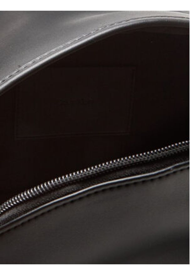 Calvin Klein Plecak Sculpted Impression Backpack 40 LV04G3155G Czarny. Kolor: czarny. Materiał: skóra