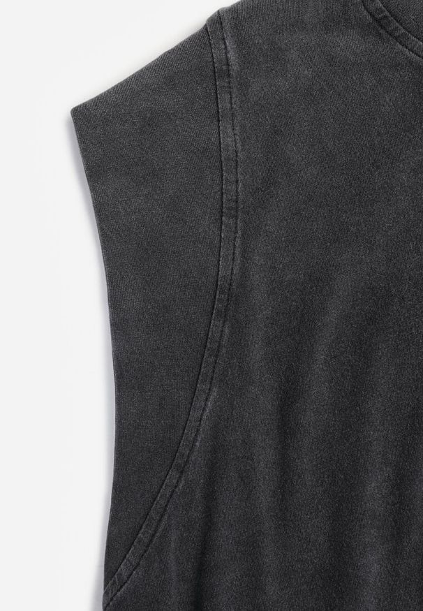 Renee - Czarny Top z Bawełny w Stylu Grunge z Szeroką Linią Ramion Tezorea. Kolor: czarny. Materiał: bawełna