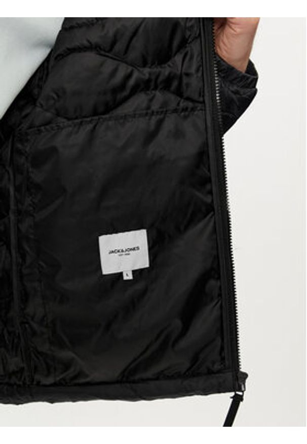Jack & Jones - Jack&Jones Kurtka przejściowa Noah 12249442 Czarny Regular Fit. Kolor: czarny. Materiał: syntetyk
