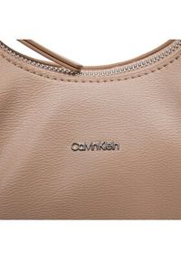 Calvin Klein Torebka Emma K60K611915 Beżowy. Kolor: beżowy. Materiał: skórzane