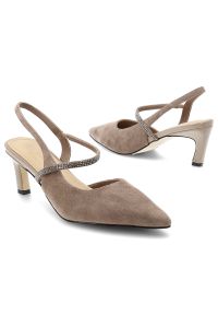 Beżowe czółenka damskie S.Barski, cholewka ze skóry naturalnej z cienkim paskiem z ozdobnymi kryształkami, beżowe, CR61-3048. Zapięcie: pasek. Kolor: beżowy. Materiał: skóra. Szerokość cholewki: normalna #5