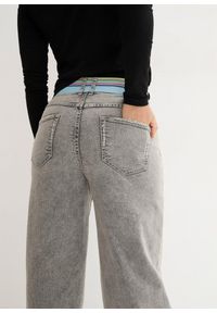 bonprix - Dżinsy z efektem vintage. Kolor: szary. Styl: vintage #2