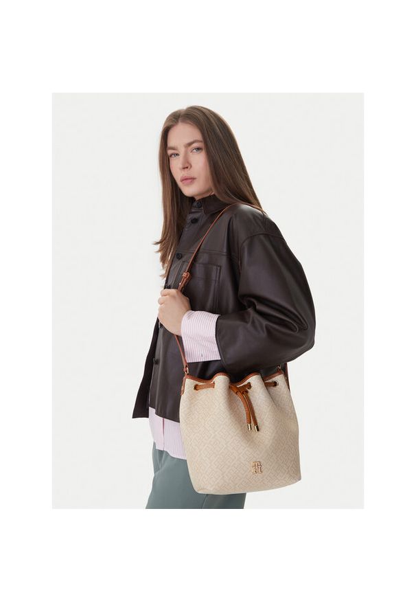 TOMMY HILFIGER - Torebka Tommy Hilfiger. Kolor: beżowy