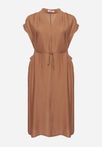 Born2be - Brązowa Wiskozowa Sukienka Pudełkowa z Cienkim Paskiem i Kieszeniami Lumivorae. Okazja: na co dzień. Kolekcja: plus size. Kolor: brązowy. Materiał: wiskoza. Typ sukienki: proste, dla puszystych. Styl: elegancki, casual #7