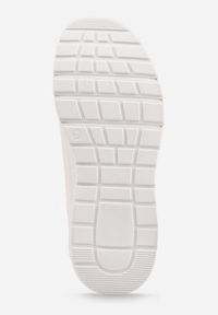 Born2be - Białe Sneakersy na Grubej Podeszwie z Tłoczonymi Paskami Justinalin. Okazja: na co dzień. Zapięcie: pasek. Kolor: biały. Wzór: paski. Sport: turystyka piesza #8