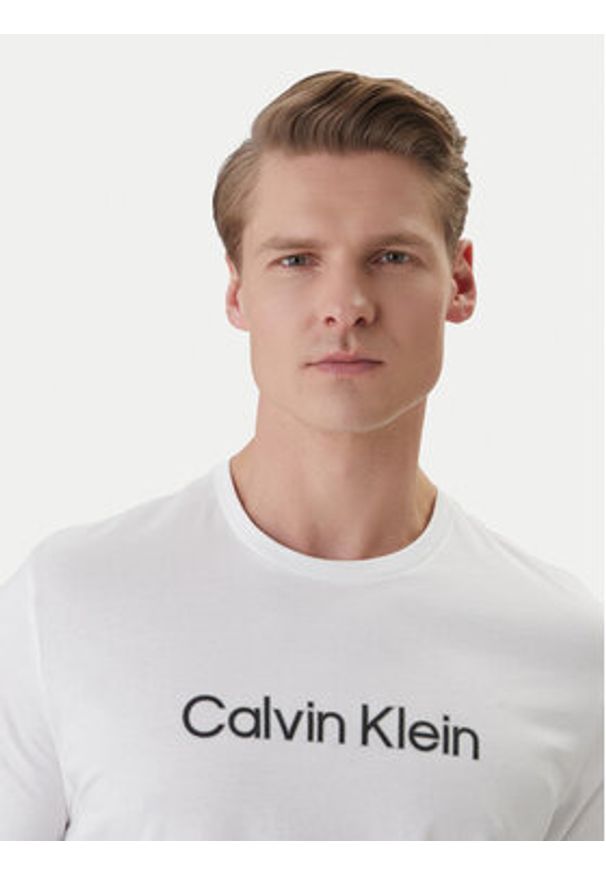 Calvin Klein T-Shirt LV04LF809G Biały Regular Fit. Kolor: biały. Materiał: bawełna