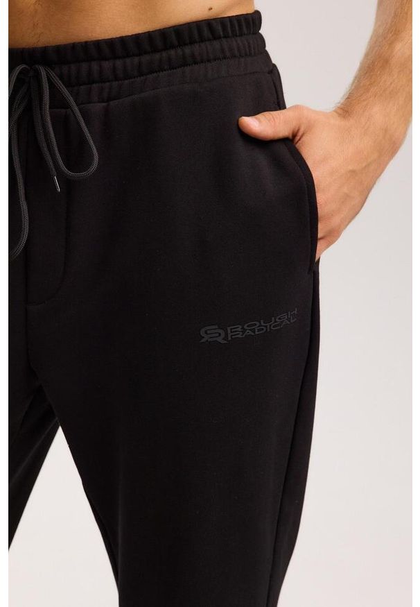ROUGH RADICAL - Męskie spodnie dresowe sportowe Rough Radical Cotton Active Joggers. Kolor: czarny. Materiał: dresówka