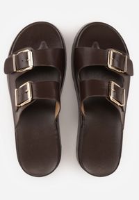 Born2be - Ciemnobrązowe Klapki na Grubej Podeszwie z Dwoma Klamrami Xenienne. Okazja: na co dzień. Kolor: brązowy. Materiał: jeans, len. Styl: elegancki, casual #3