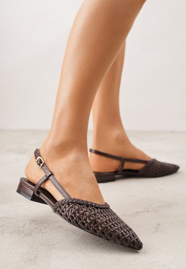 Renee - Brązowe Sandały z Plecioną Cholewką Triscan. Zapięcie: sprzączka. Kolor: brązowy. Sezon: wiosna