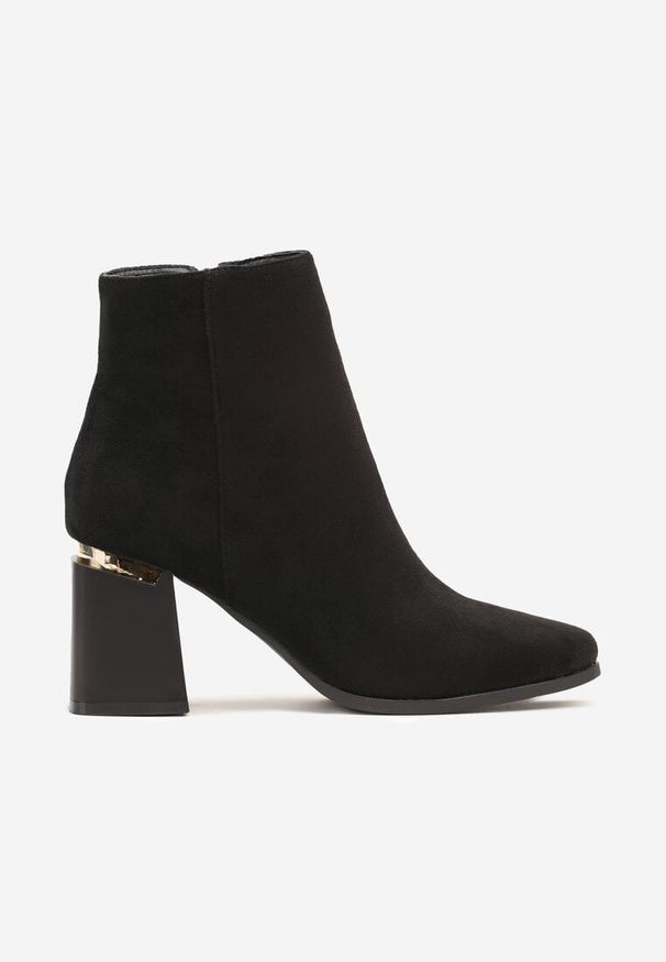 Renee - Czarne Botki z Ekozamszu na Niskim Obcasie z Metalicznym Detalem Zinamara. Okazja: na co dzień. Kolor: czarny. Materiał: dzianina. Obcas: na obcasie. Styl: elegancki, casual. Wysokość obcasa: niski