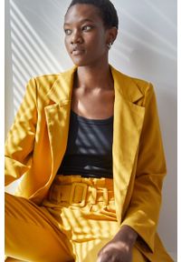 Answear Lab spodnie damskie kolor żółty proste high waist. Stan: podwyższony. Kolor: żółty. Materiał: materiał. Styl: wakacyjny #5