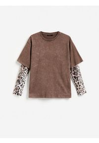 Reserved - T-shirt ze zwierzęcym motywem - ciemnobrązowy. Kolor: brązowy. Materiał: bawełna, dzianina. Wzór: motyw zwierzęcy #1