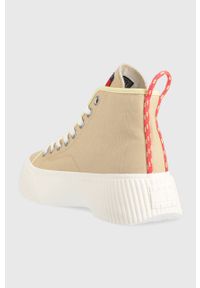 Tommy Jeans trampki VULC PLAT. CANVAS MC damskie kolor beżowy EN0EN02091. Nosek buta: okrągły. Kolor: beżowy. Materiał: guma. Szerokość cholewki: normalna. Obcas: na platformie #2