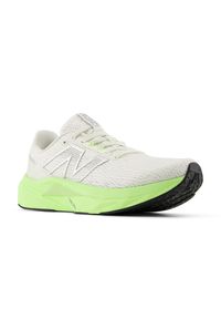 Buty damskie New Balance FuelCell Propel v5 WFCPR4T3 – beżowe. Okazja: na co dzień. Kolor: beżowy. Materiał: guma, poliester, syntetyk, materiał. Szerokość cholewki: normalna. Sport: fitness, bieganie #4