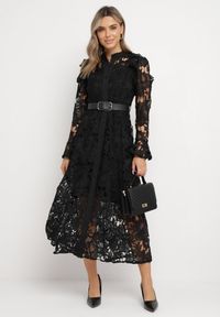 Born2be - Czarna Sukienka Maxi Koronkowa z Paskiem z Ekoskóry Dodatkowo Halka Fesumma. Kolor: czarny. Materiał: koronka. Długość rękawa: na ramiączkach. Długość: maxi #1