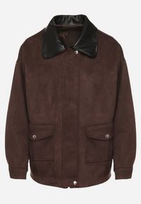 Born2be - Brązowa Kurtka Koszulowa z Imitacji Zamszu z Kontrastującym Kołnierzem Raliandra. Kolor: brązowy. Materiał: zamsz. Styl: elegancki, klasyczny