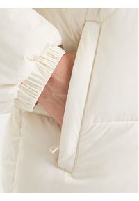 Guess Jeans Kurtka zimowa W4BL21 WGII2 Beżowy Regular Fit. Kolor: beżowy. Materiał: syntetyk. Sezon: zima #3