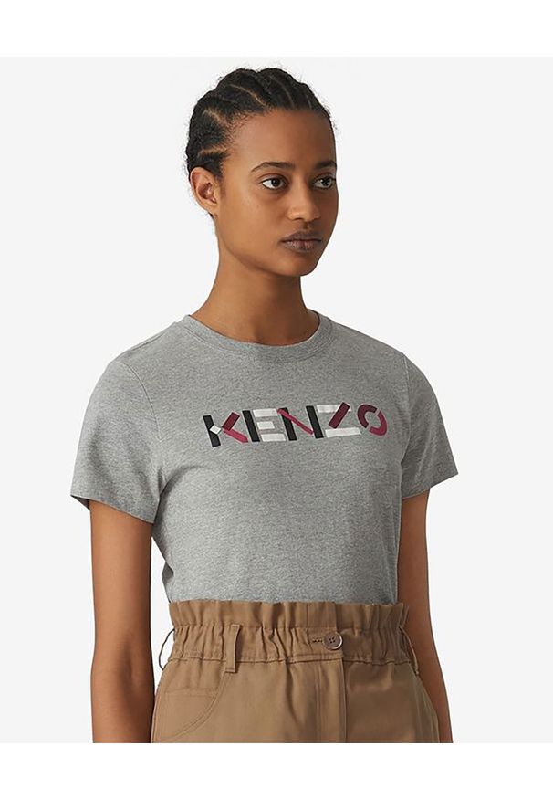 Kenzo - KENZO - Szara koszulka z logo. Kolor: szary. Materiał: jeans, bawełna. Wzór: aplikacja, kolorowy. Styl: klasyczny