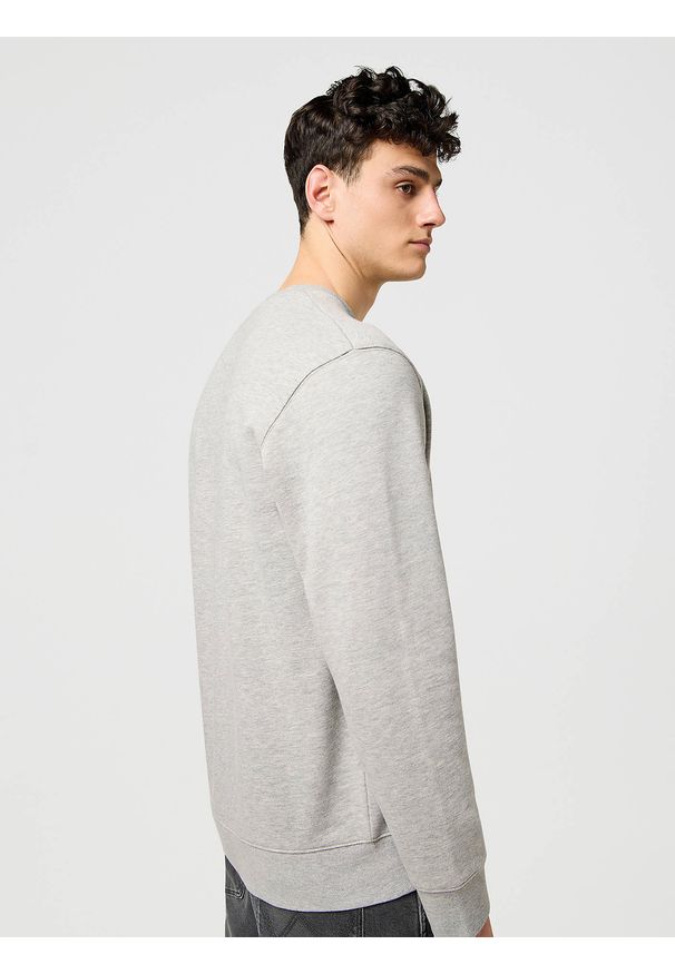 Wrangler - MĘSKA BLUZA WRANGLER SMALL GRAPHIC CREW MID GREY MEL 112371516