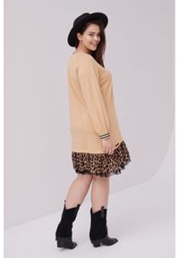 blue shadow - Sukienka Liberia Plus Size Szampan. Typ kołnierza: dekolt w serek. Kolekcja: plus size. Materiał: bawełna, akryl, poliester, guma, elastan, tkanina, koronka, szyfon. Wzór: koronka, paski. Typ sukienki: dla puszystych #1